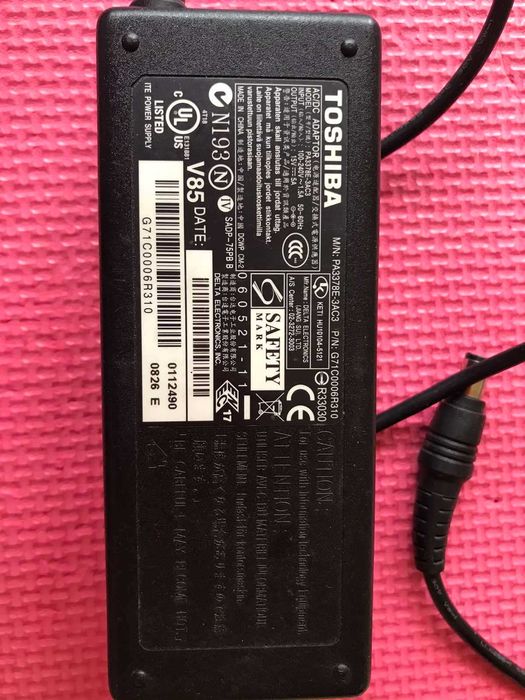 Оригинално зарядно за лаптоп Toshiba 75W 15V 5A PA3378E-3AC3