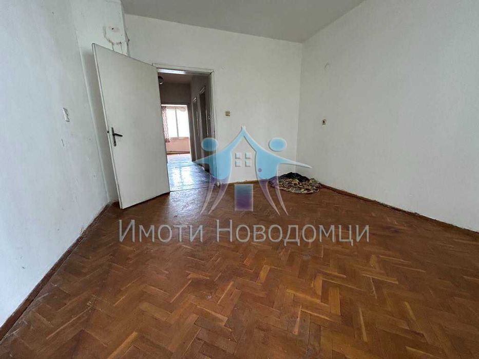 Продава се Многостаен апартамент в Шумен, Пазара - 111 кв.м за 1126 €/кв.м - Снимка #4