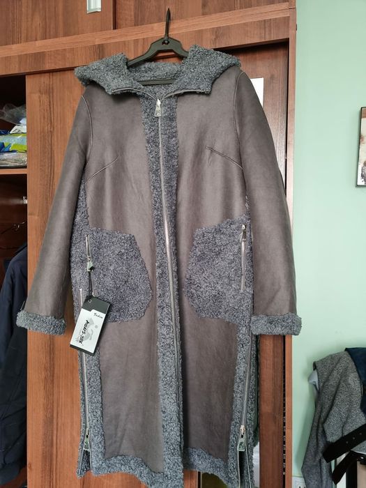 Срочно продам двухстороннее  пальто , дубленочно типа