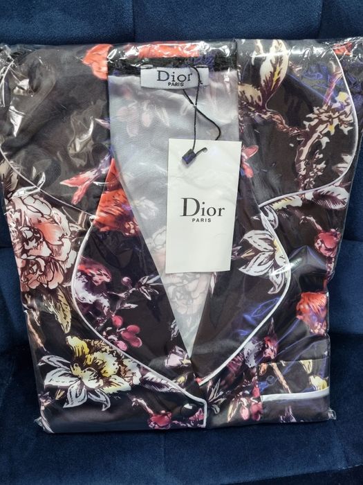 Pijamale saten. Versace. Dior Luis vuiton