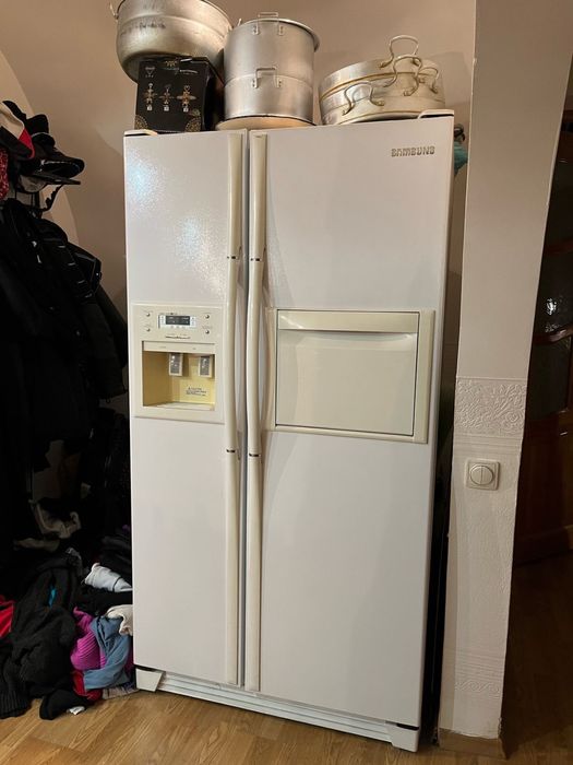 Холодильник Samsung