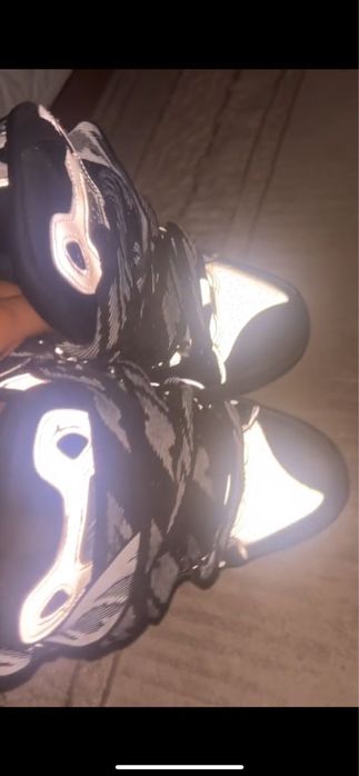 Продам кроссовки Ланвины