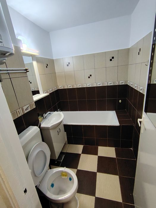 Închiriez garsoniera 30m²  piața Progresu