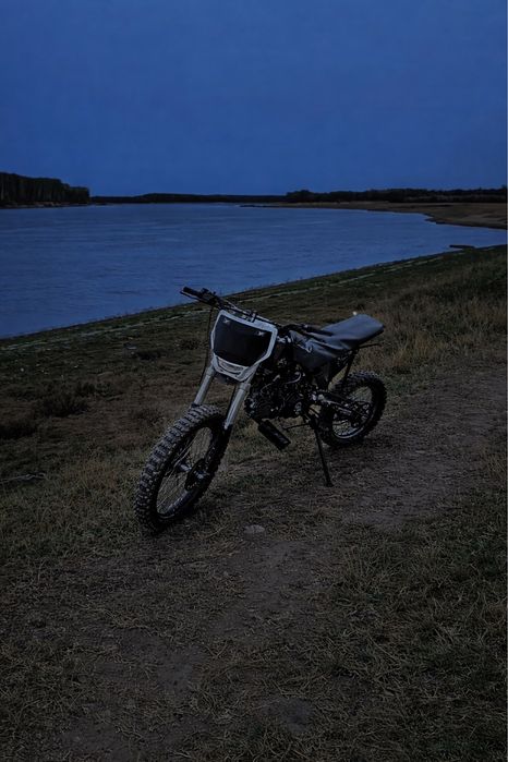 Vând motocross 125cc – necesită reparații