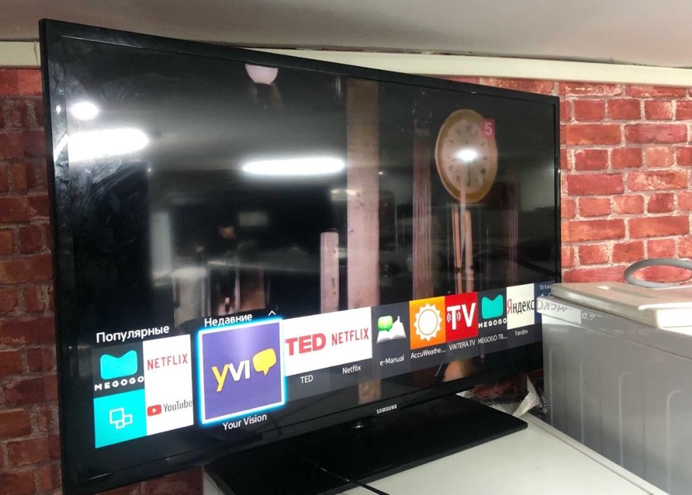 Samsung 106 см smart tv телевизор