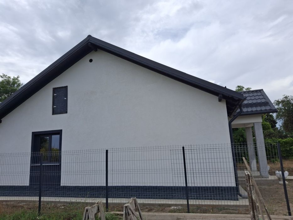 Vand CASA în Roman (Lutca)