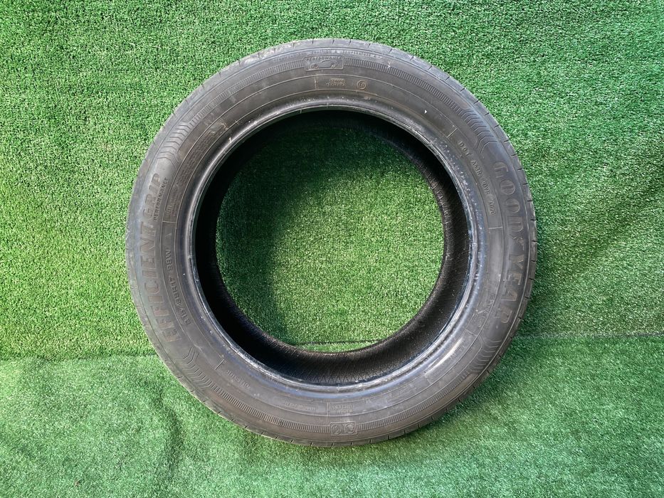 Set 4 anvelope vara Goodyear Efficient Grip Performance 215 55 17 98W