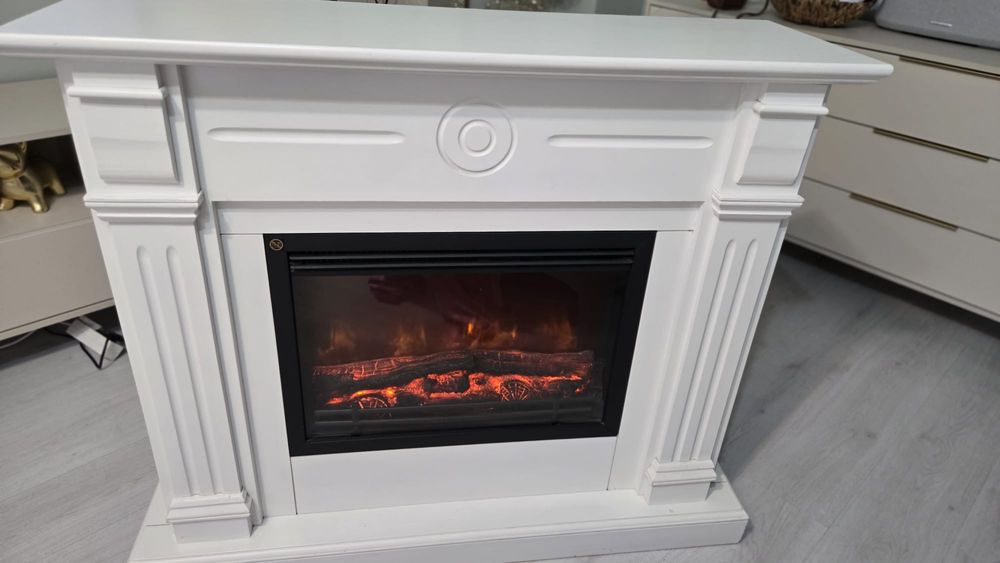 Semineu electric cu efect de flacara