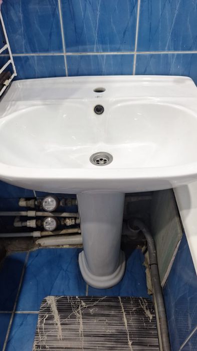 Раковина с пъедесталом