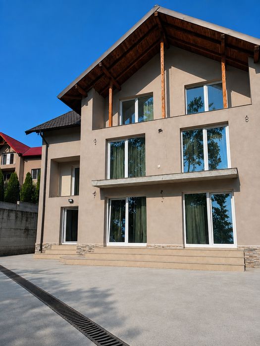 Vila de lux langa Transfagarasan in regim hotelier