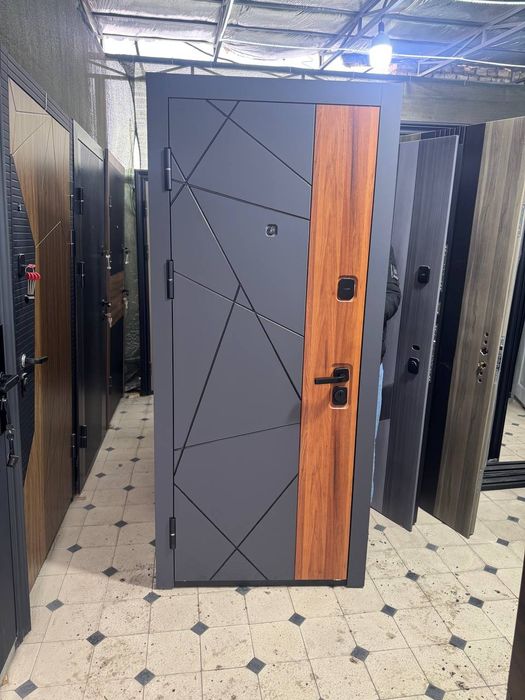 Temir Eshiklar dom i uchaskalar uchunturida qarab tugri sikladdan