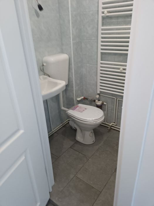 Vând apartament,2 camere , semidecomandat 30mp ,zona Dealurilor Florilor,parter inalt, 52500€ negociabil