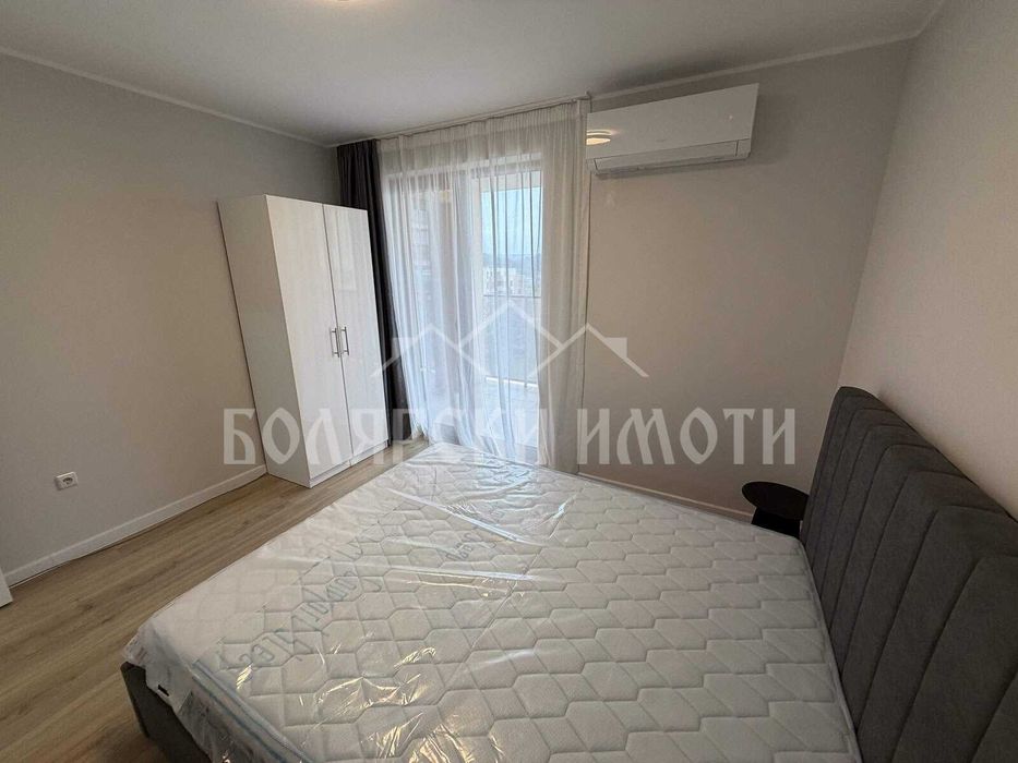 Луксозен тристаен апартамент с паркомясто