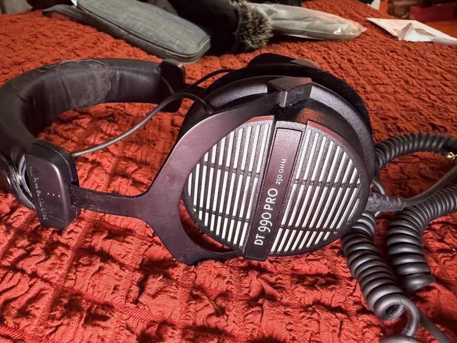 Casti Beyerdynamic DT 990 Pro 250 ohmi