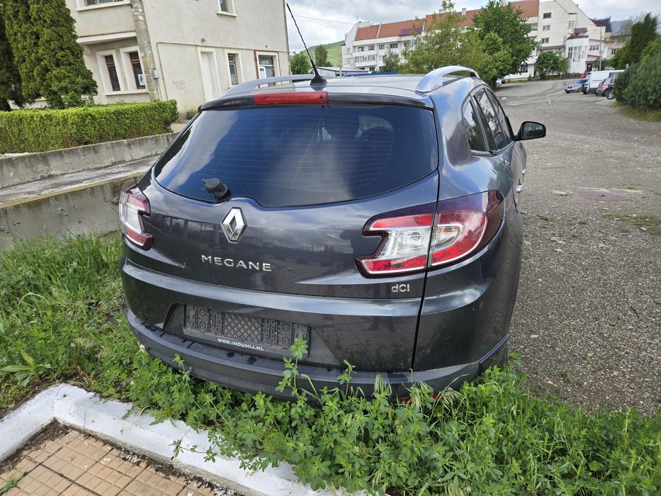 Dezmembrez Renault Megane 3 , 1.5dCi , 2011 , euro5