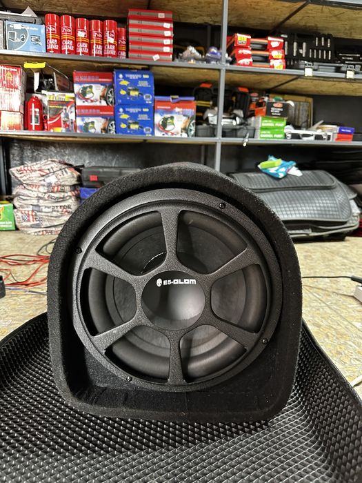 Продается сабвуфер почти новый