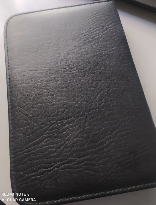 Набор ножниц для стрижки.