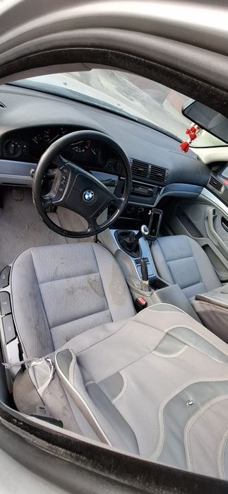 Vînd Bmw e 39 an 2001