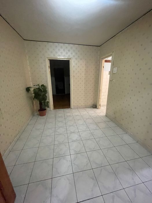 Apartament de vânzare - 3 camere - Aurel Vlaicu Arad