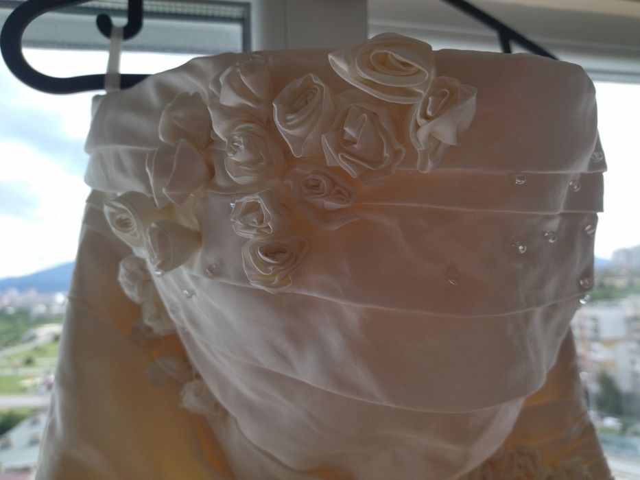 Булченска рокля шампанско