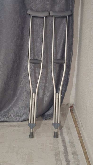 Костыли подмышечные