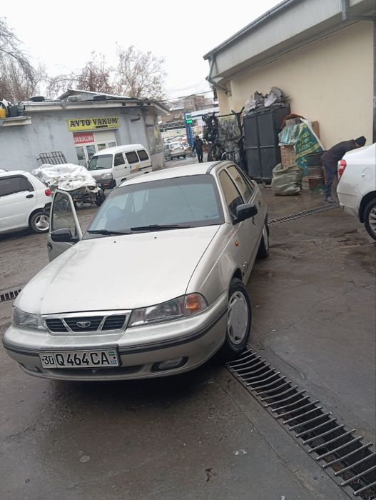 Срочно  Продается нексия 1 идеальный