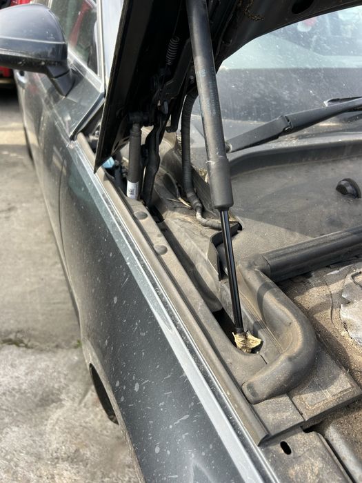 Balamale capotă cu capse pirotehnice Audi A4 B9