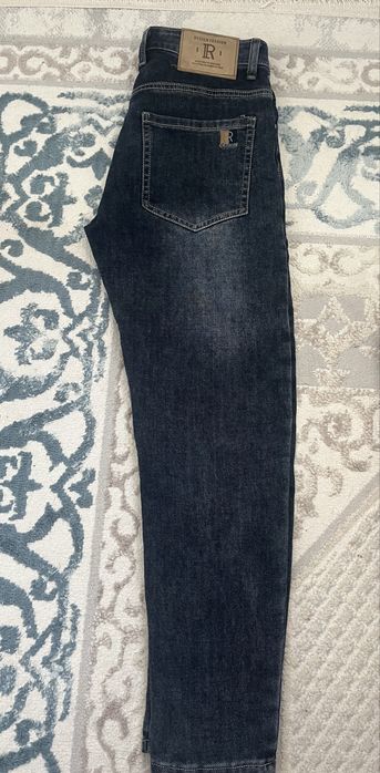 Джинсы почти жаңа