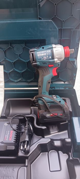 Impact Bosch patrat+ biti  fabricație 08/2025