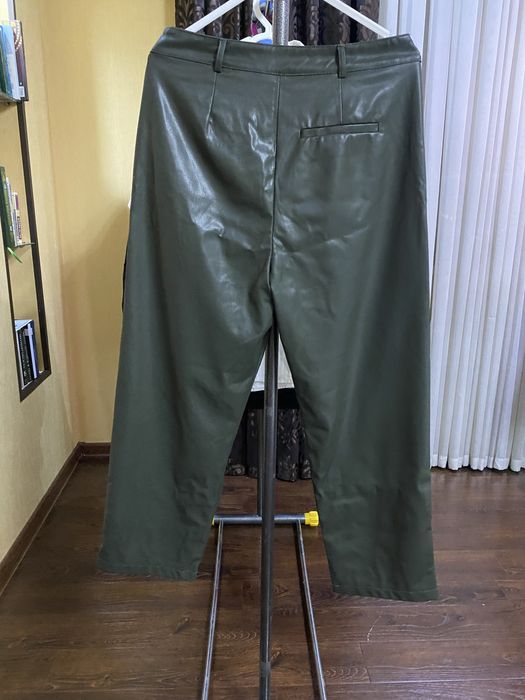 Брюки из эко кожи DEFACTO