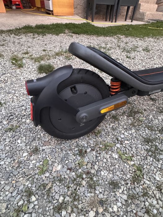 Trotineta electrica xiaomi scooter 6, ca noua, cu protectie ecran