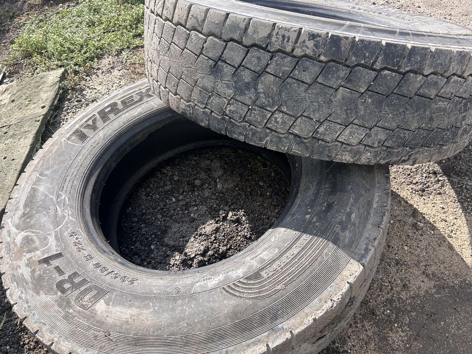 Продам шины r22.5 295/80 2 штуки