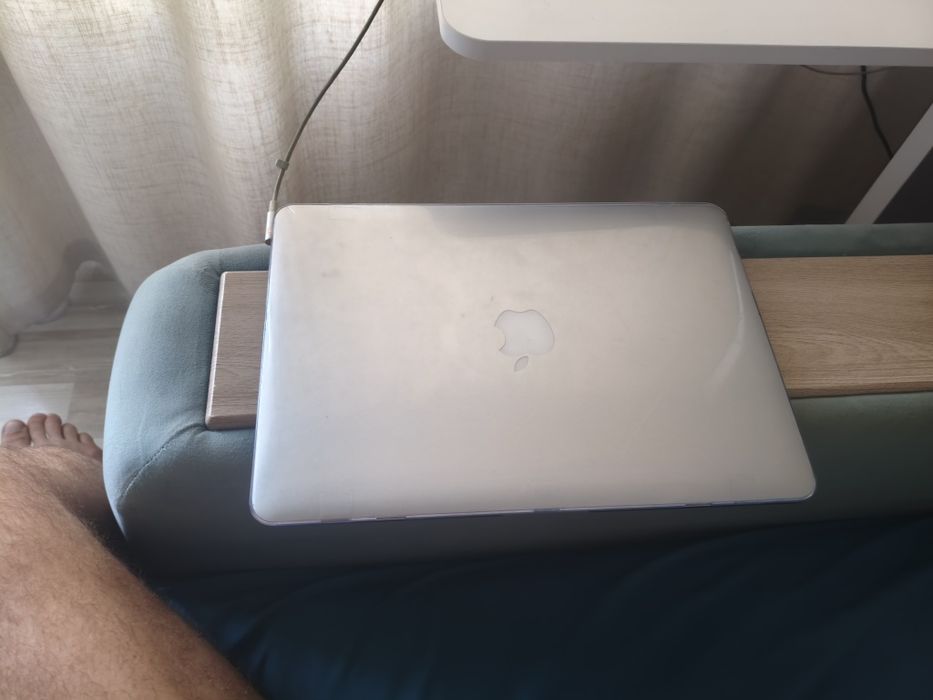 Продам MacBook Air
