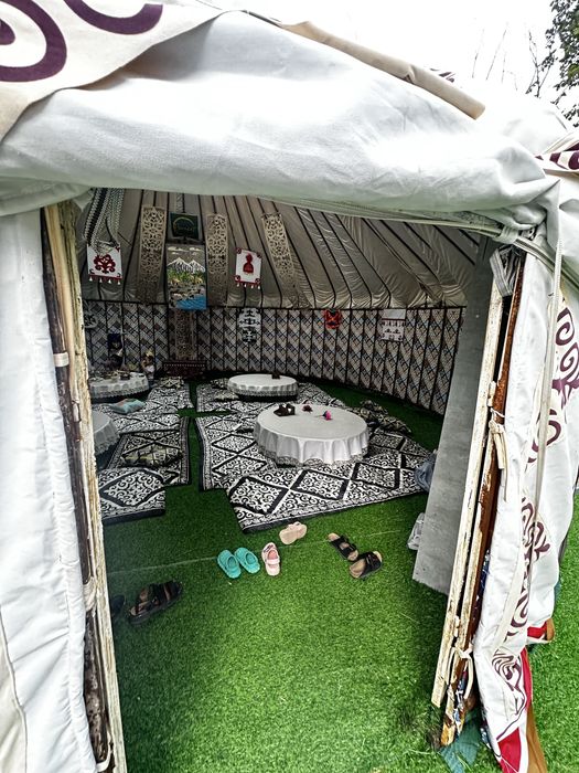 Летнее кафе в центральном парке……