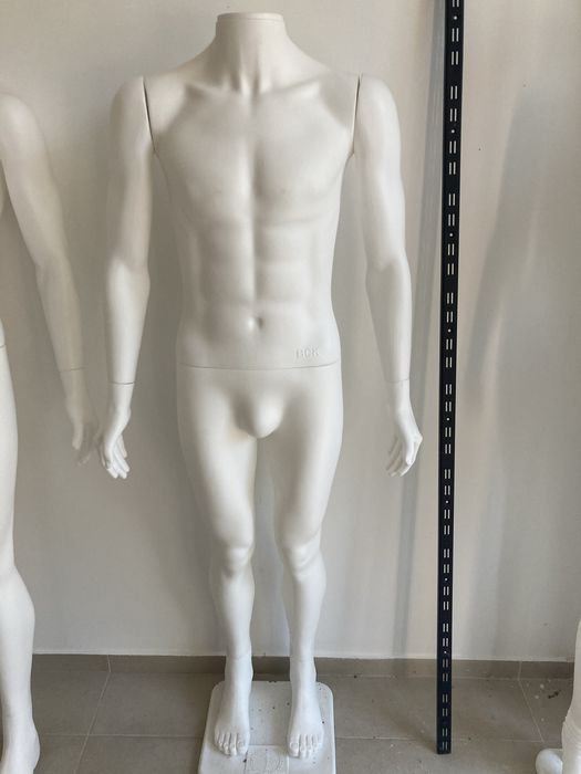 Оборудване и манекени