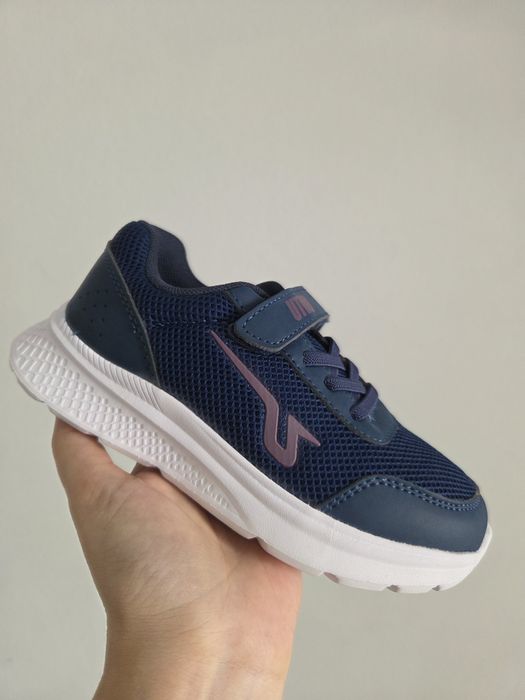 Новые кроссовки 30 размера