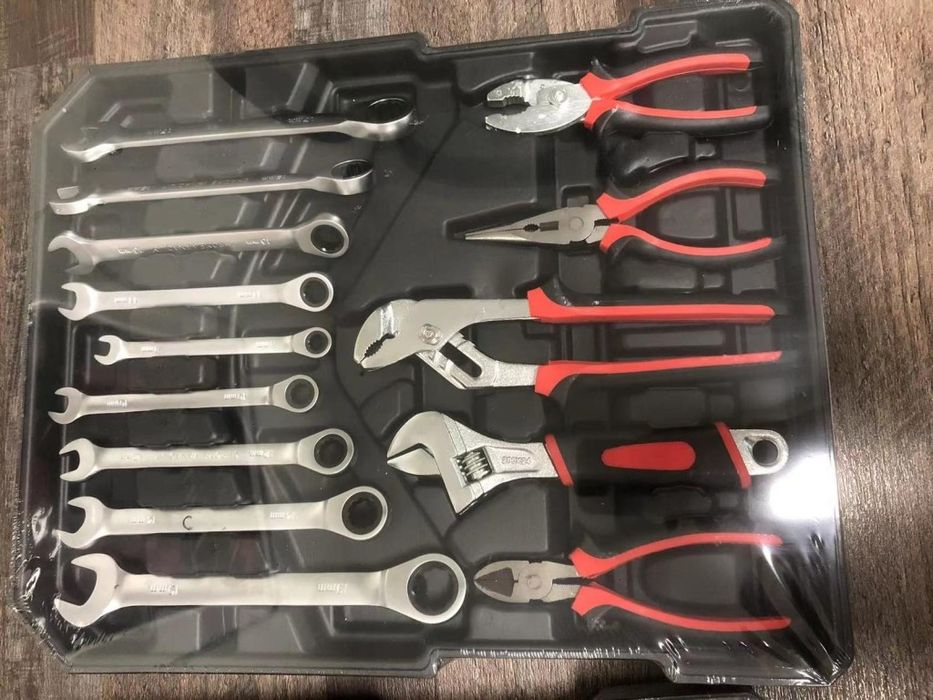 Куфар с иструменти 499 части