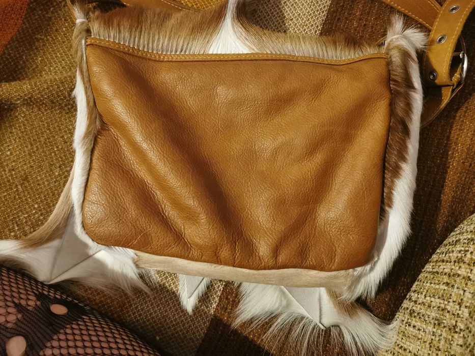 Geanta de umar medie, din piele și blana naturala
