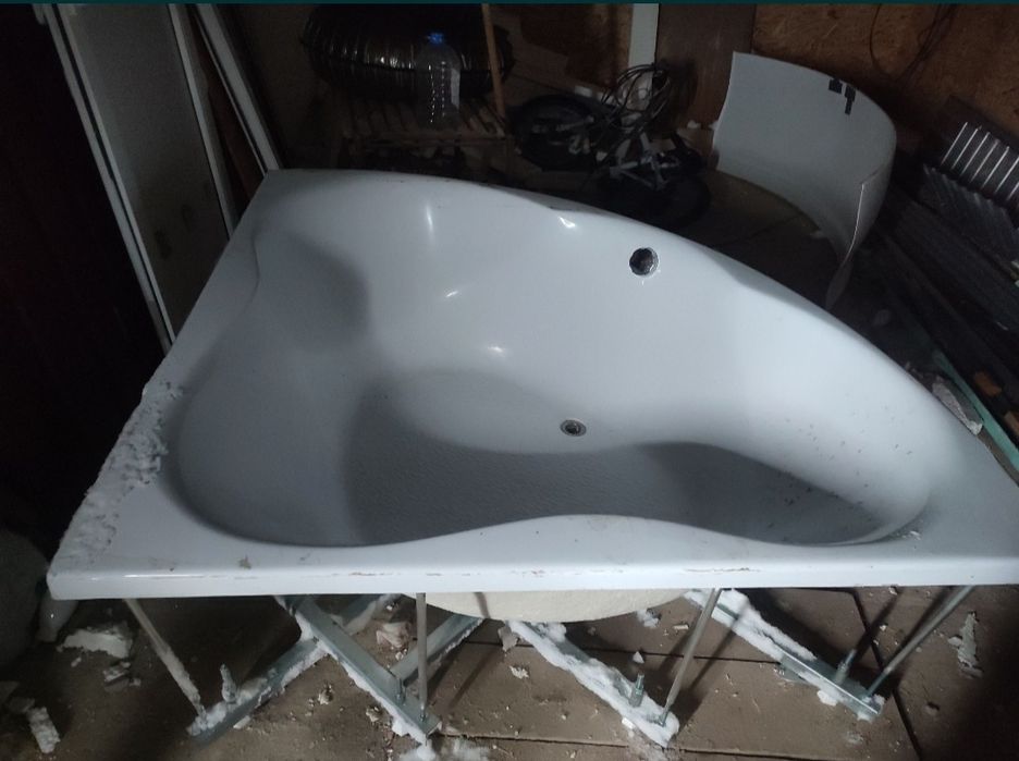 Ванна акриловая угловая