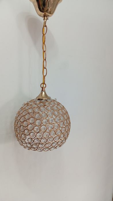 Продам люстру потолочную