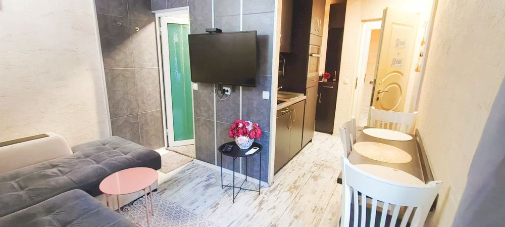 Дава се под наем Едностаен апартамент в София, Център - 32 кв.м за 306 € - Снимка #1