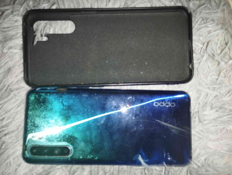 Oppo reno3 с чехлом