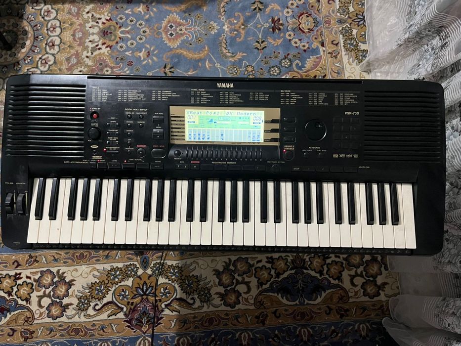 Синтезатор(Yamaha PSR-730)