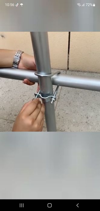 Крепление для труб для стоек