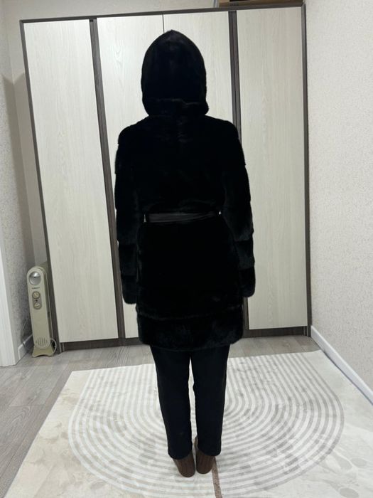 Продам шубу норковую