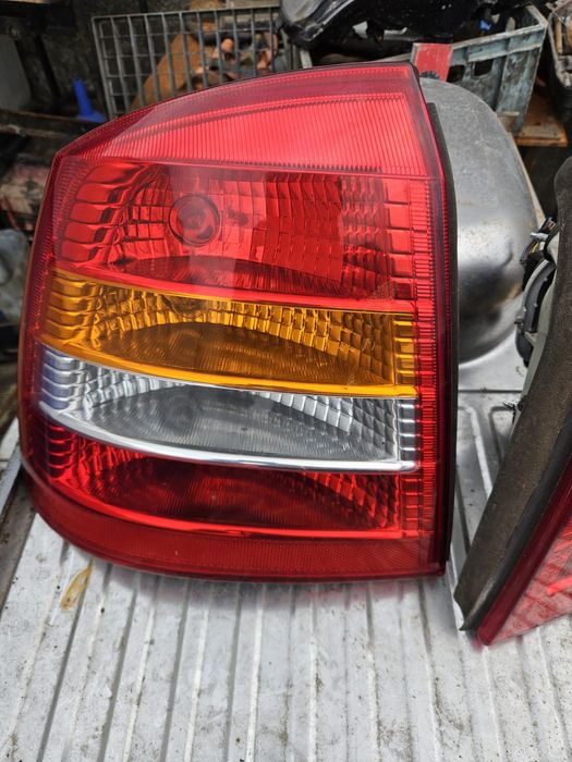 Lamapa spate opel astra g