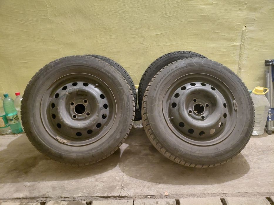 Шины зимние с диском размер диска 14,  70/185/R14