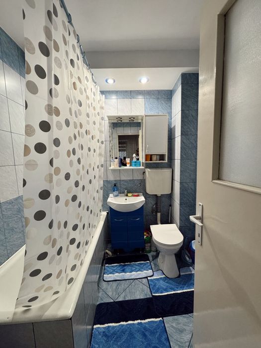 Vand apartament zona Titulescu