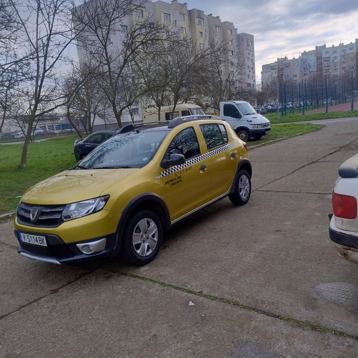 Продавам Дачия Сандеро Stepway