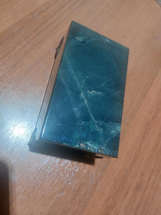 Шкатулка из камня